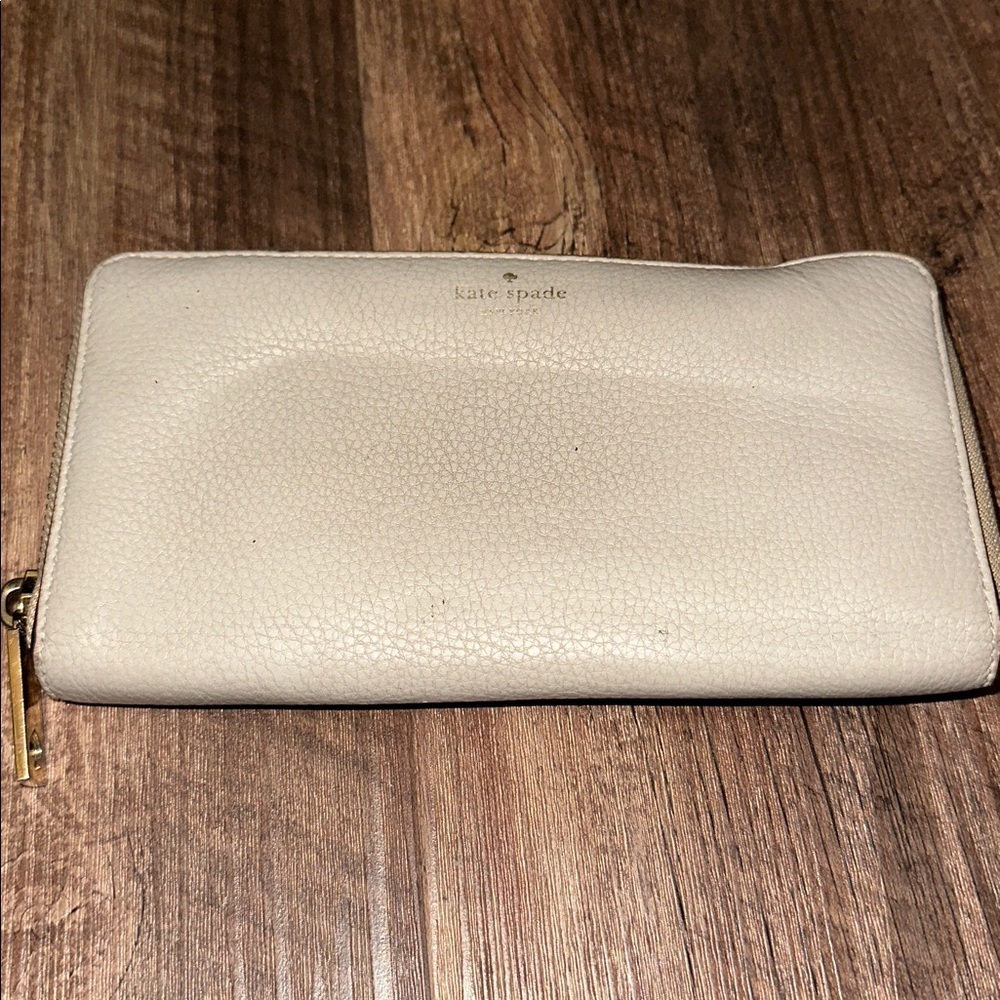 Kate‎ Spade Beige Zip Around Wallet